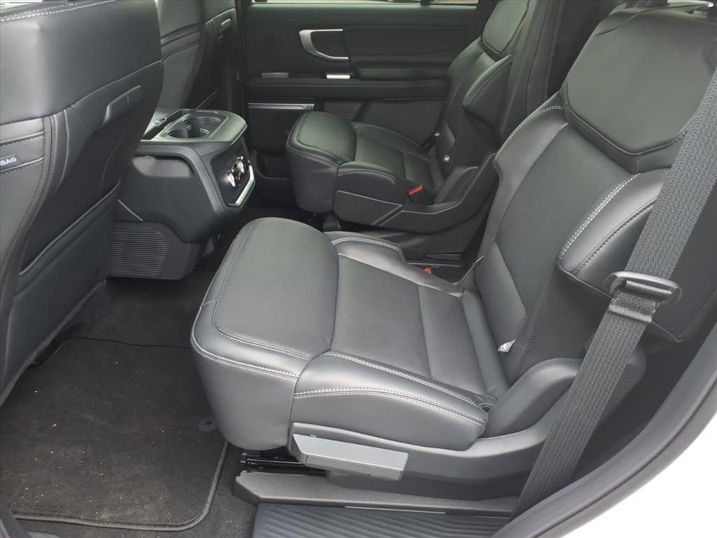 New 2025 Ford Expedition Platinum image 5