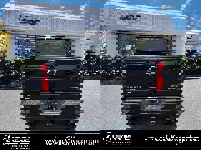 Used 2024 Chevrolet Silverado 2500 ZR2 w/ Technology Package image 4