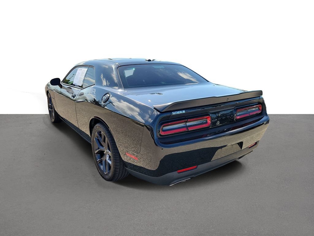 Used 2022 Dodge Challenger R/T w/ Driver Convenience Group RWD image 4