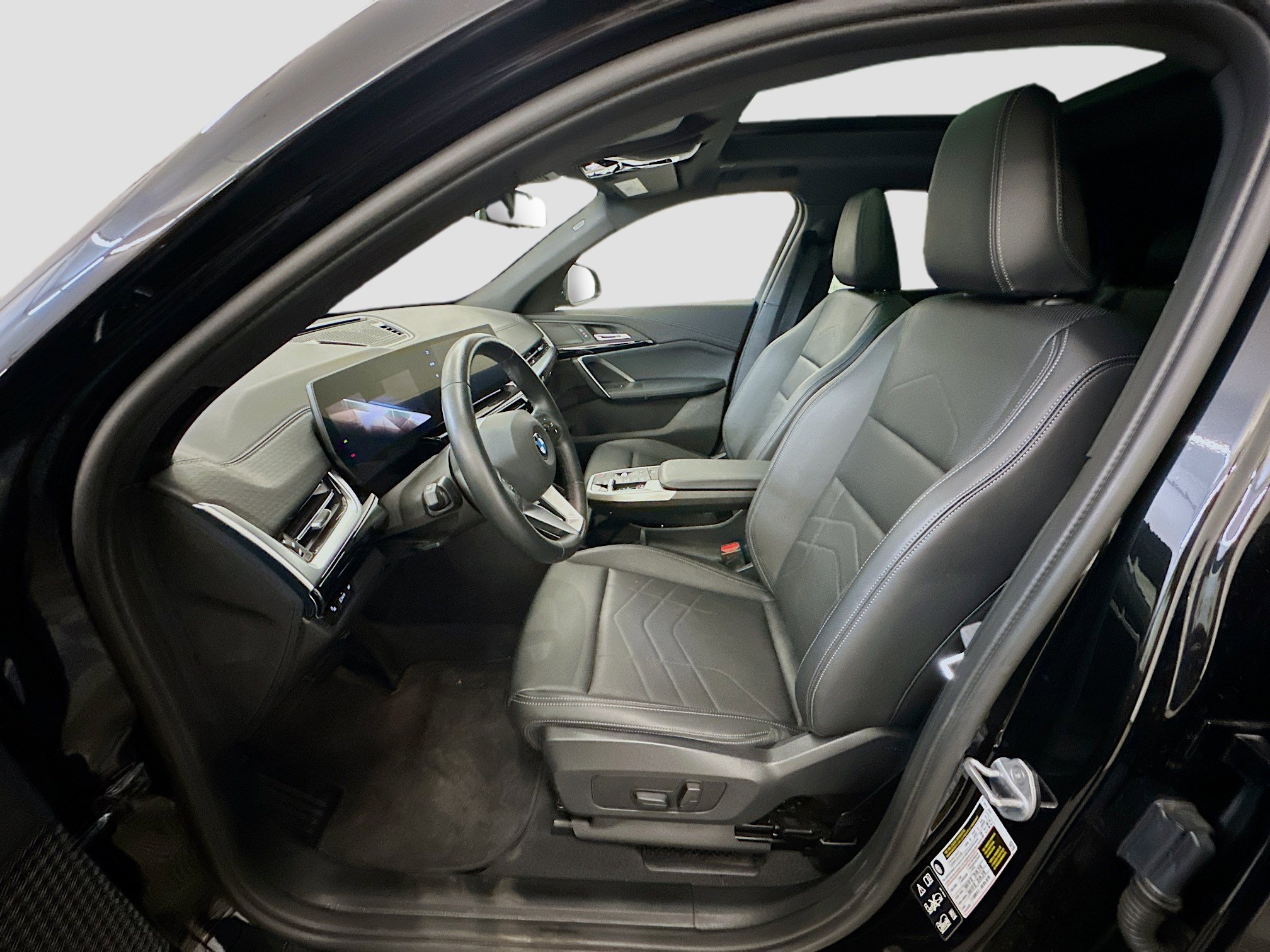 Used 2025 BMW X2 xDrive28i image 13