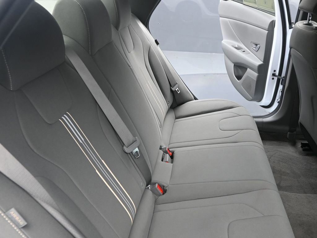 Certified 2024 Hyundai Elantra SEL image 13