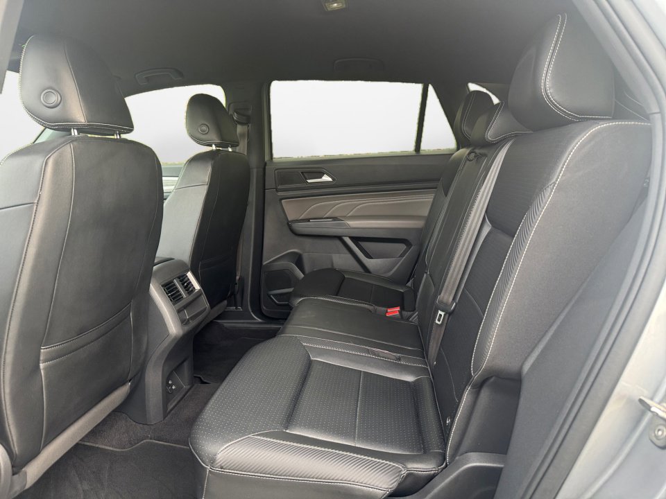 Used 2021 Volkswagen Atlas Cross Sport SE image 15