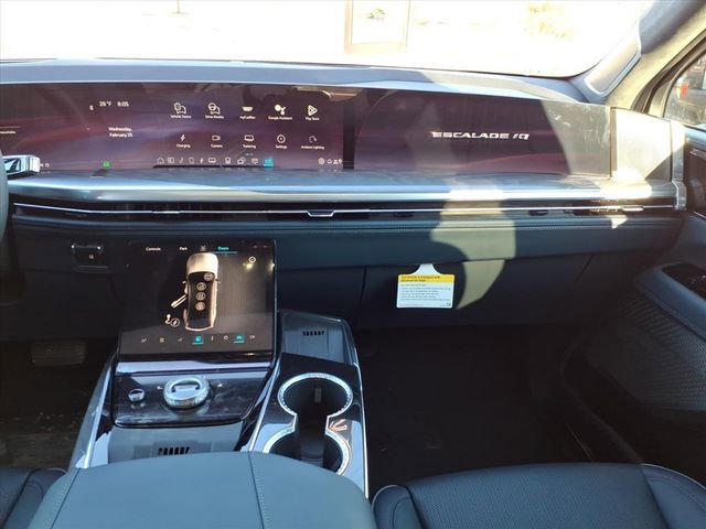 New 2026 Cadillac Escalade IQ Luxury 2 image 17