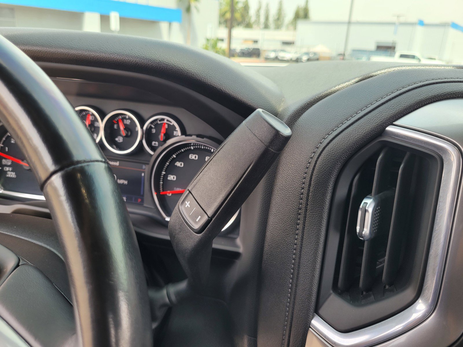 Used 2022 Chevrolet Silverado 1500 RST AWD/4WD image 23