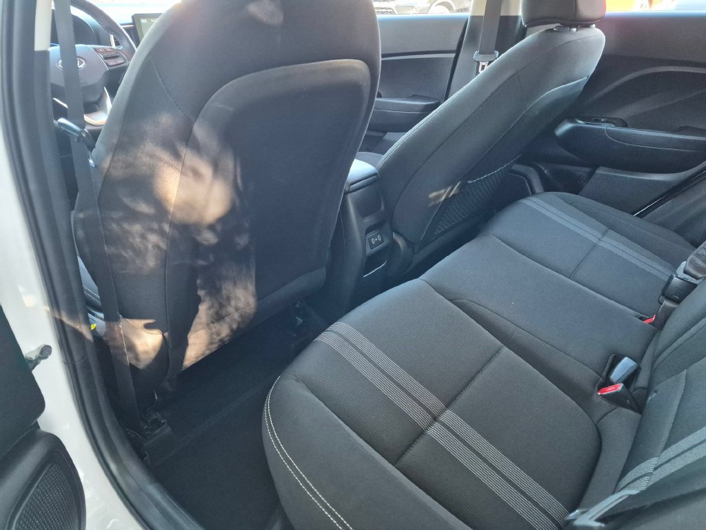 Used 2026 Hyundai Venue SEL FWD image 25