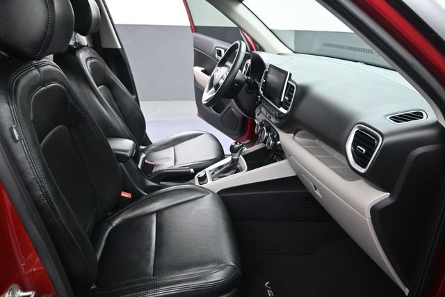 Used 2024 Hyundai Venue SEL FWD image 25