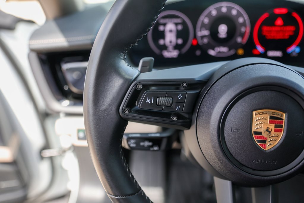 Used 2024 Porsche Panamera image 14