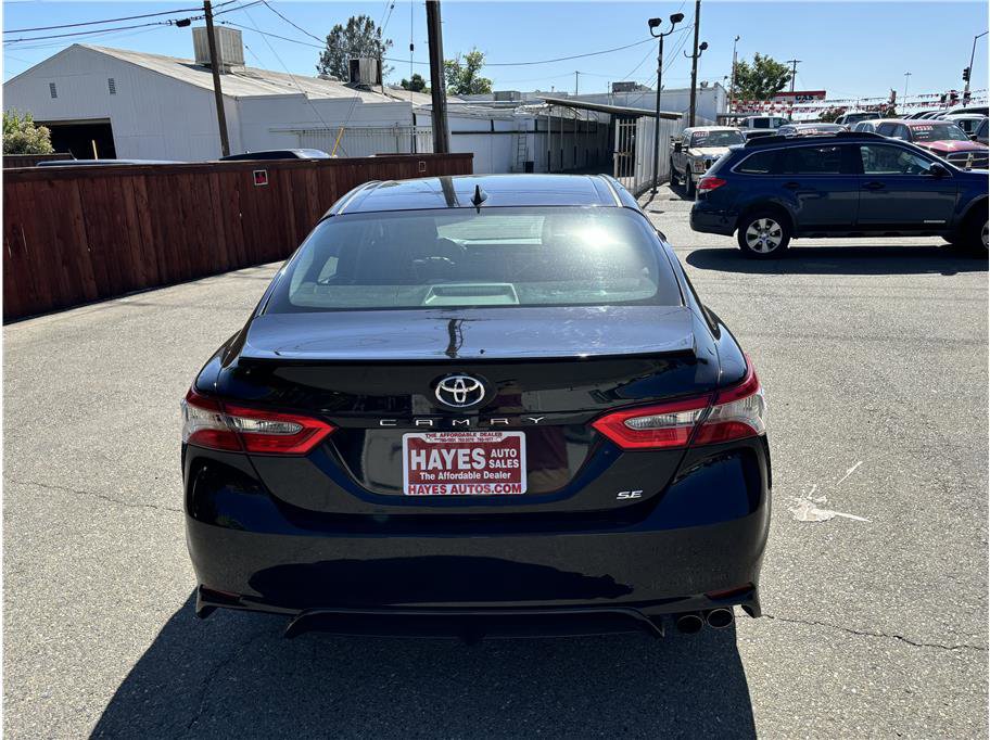 Used 2019 Toyota Camry SE image 6