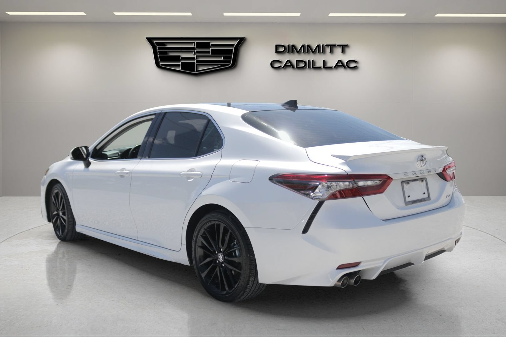 Used 2021 Toyota Camry XSE FWD image 7