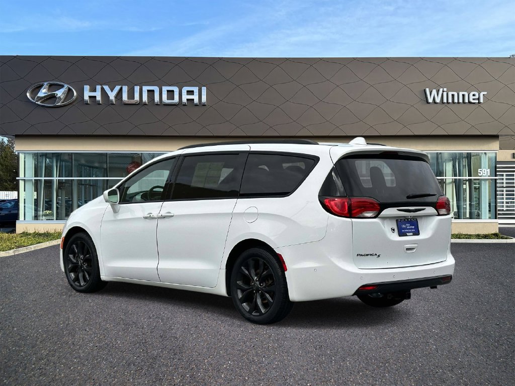 Used 2019 Chrysler Pacifica Touring-L w/ Advanced Safetytec Group FWD image 2