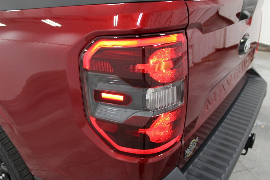 New 2025 Ford Maverick Lariat w/ Black Appearance Package image 22
