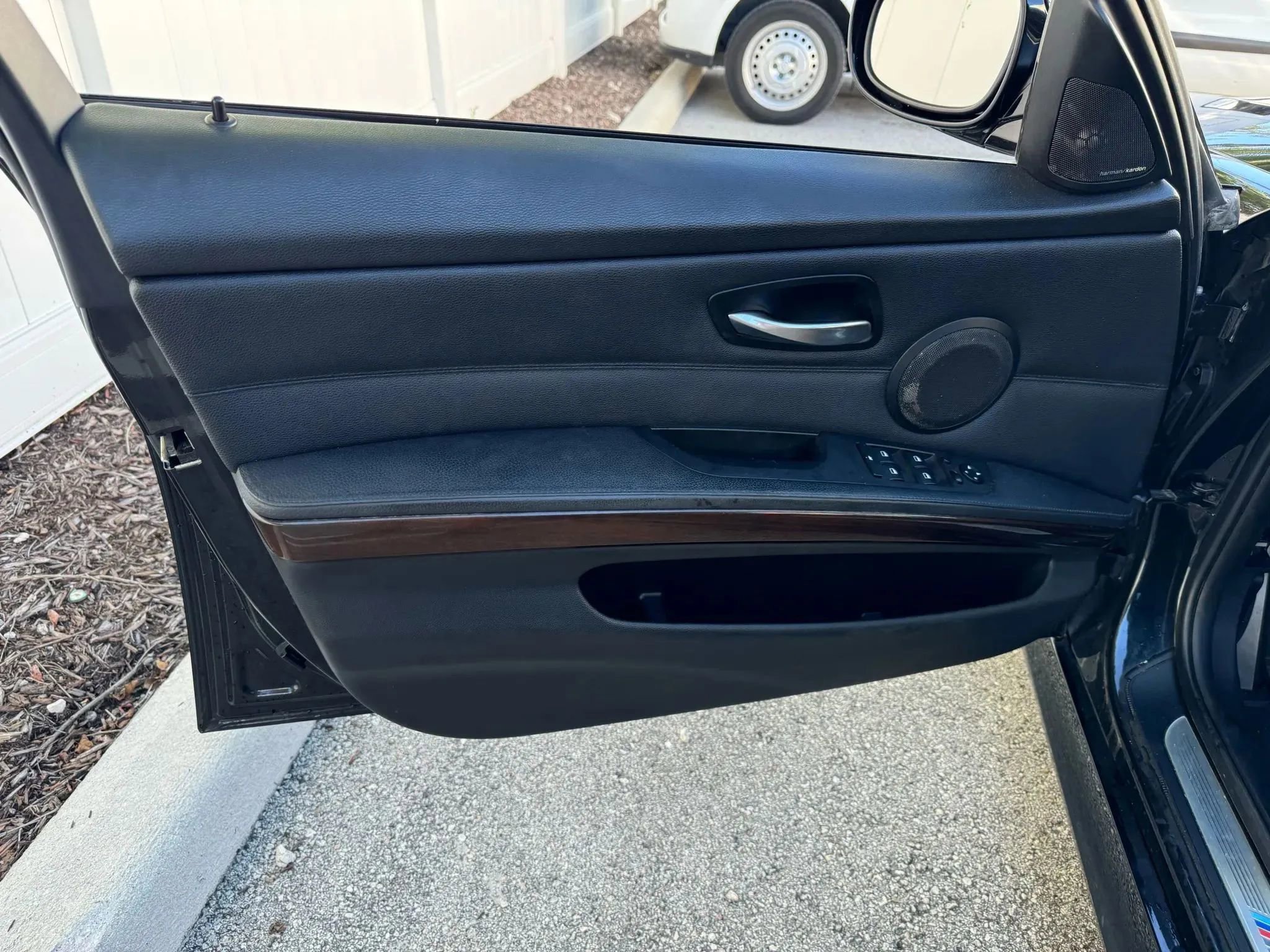 Used 2011 BMW 335i xDrive Sedan image 35