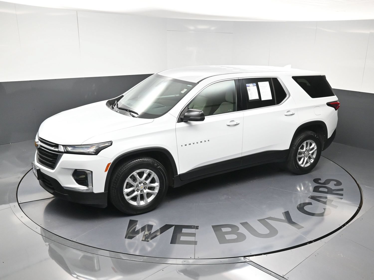 Used 2022 Chevrolet Traverse LS FWD image 29