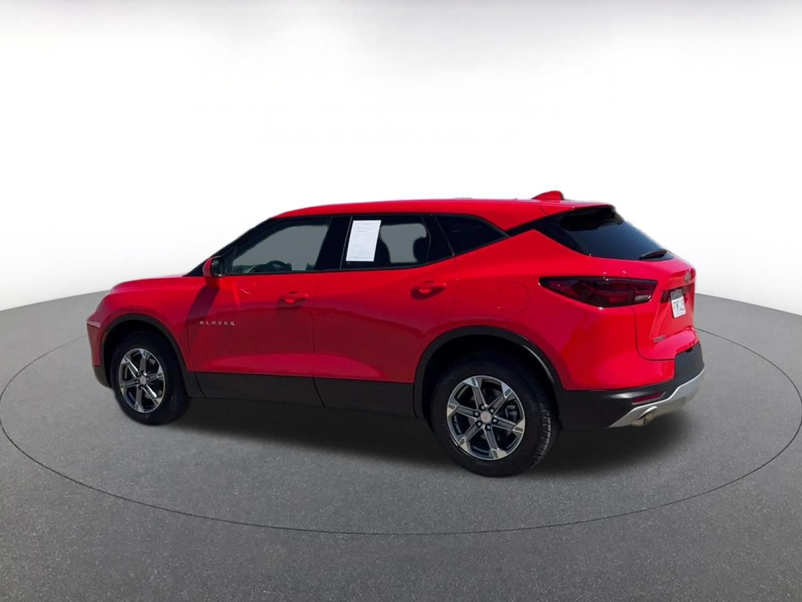 Used 2026 Chevrolet Blazer LT FWD image 9
