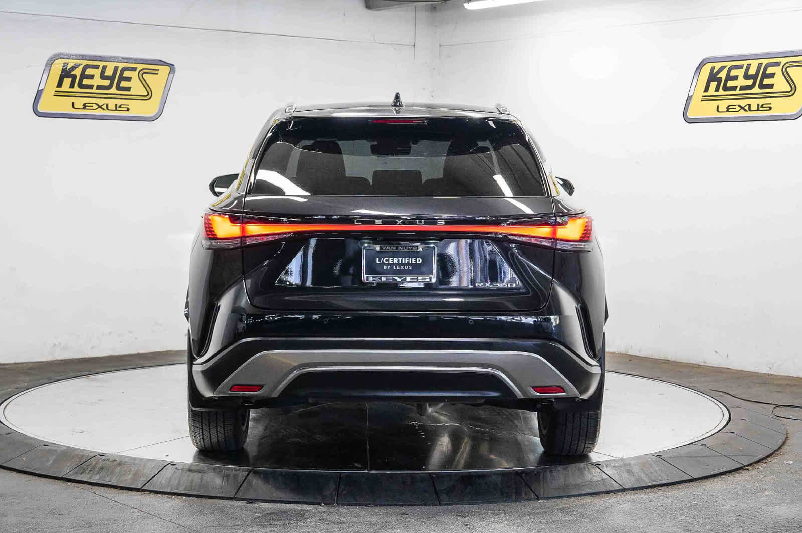 Used 2024 Lexus RX 350 Premium Plus w/ Convenience Package FWD image 3