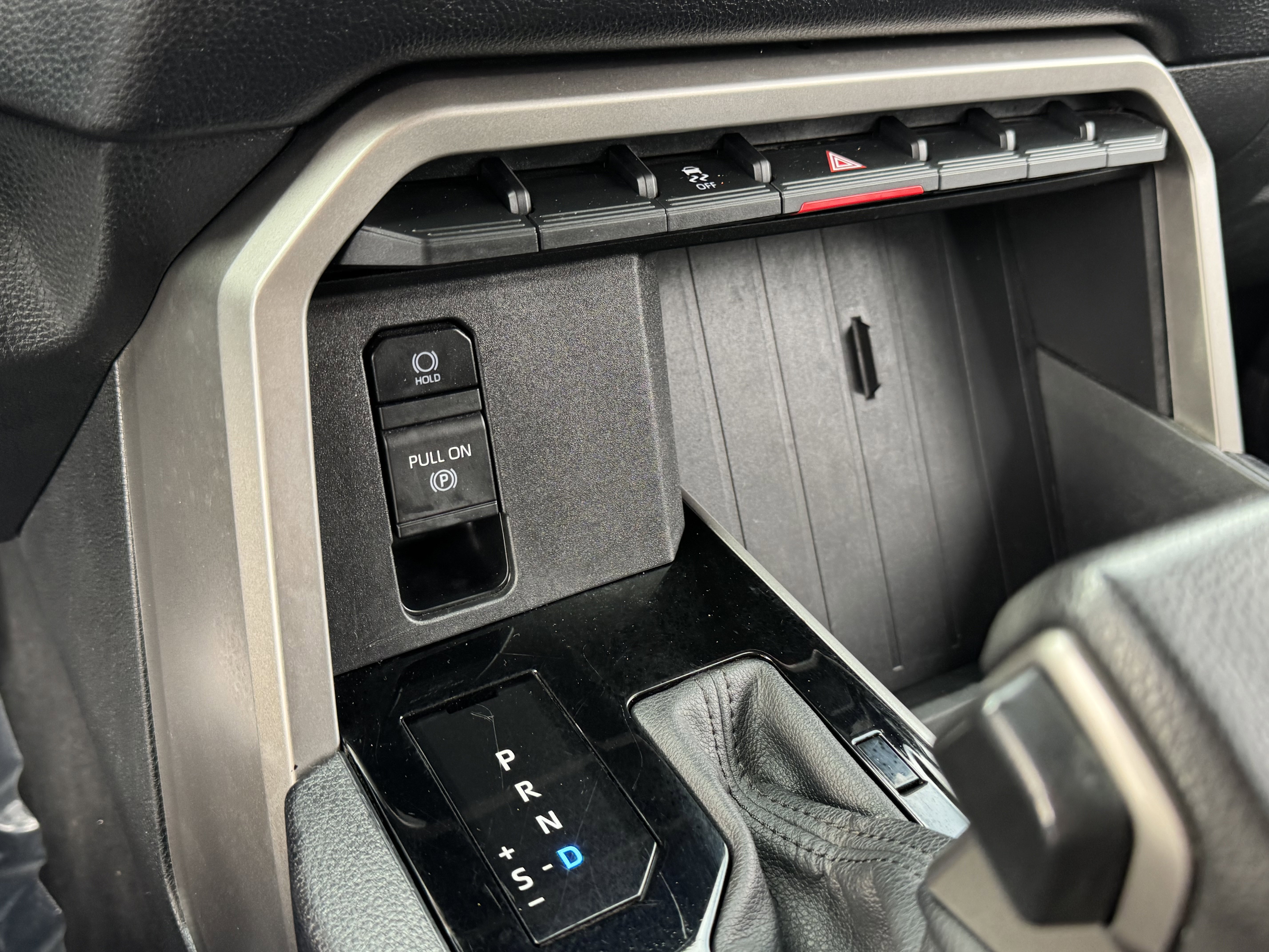 Used 2022 Toyota Tundra SR5 w/ SR5 Convenience Package image 25