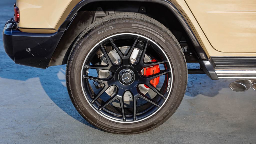 Used 2022 Mercedes-Benz G 63 AMG 4MATIC w/ AMG Night Package Plus image 11