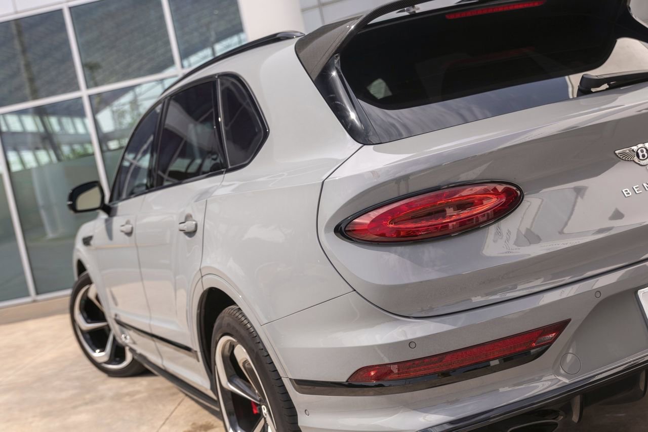Used 2025 Bentley Bentayga AWD/4WD image 13