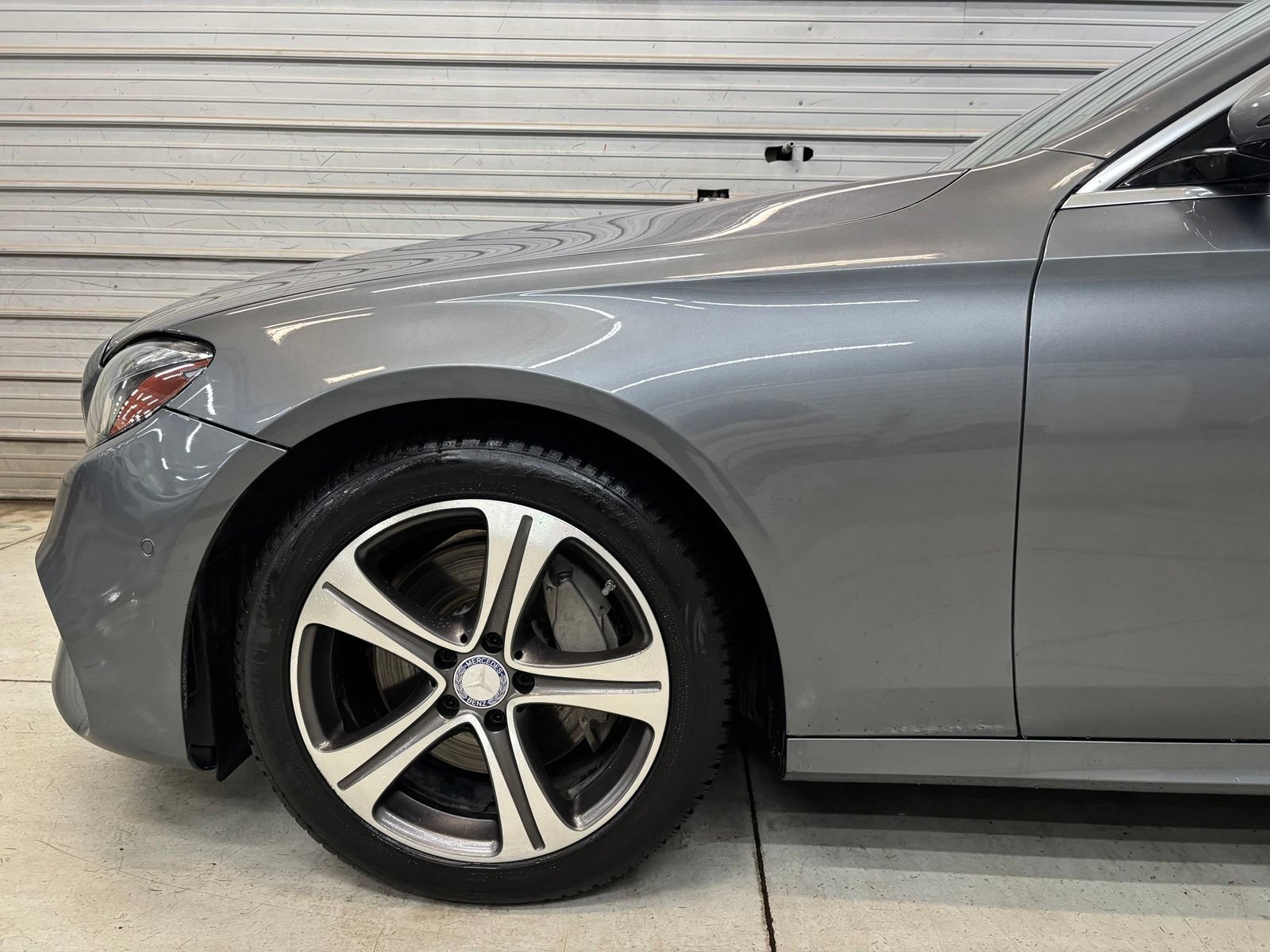Used 2017 Mercedes-Benz E 300 4MATIC image 4