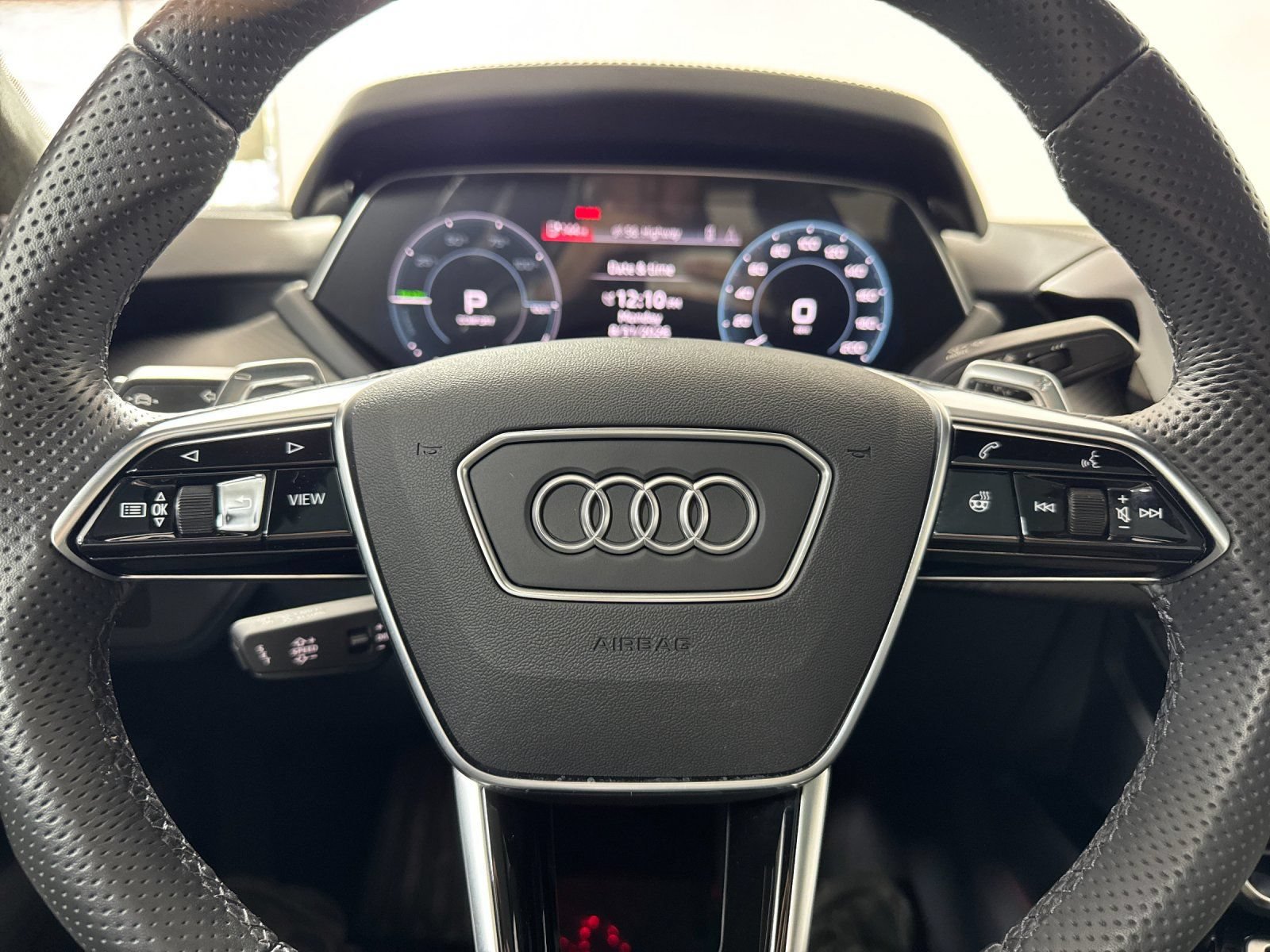 Used 2023 Audi RS e-tron GT w/ Carbon Performance Package AWD/4WD image 23