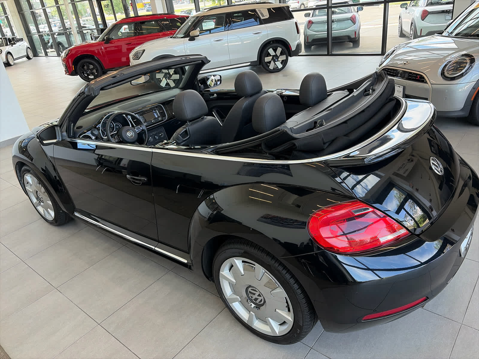 Used 2014 Volkswagen Beetle 2.5 FWD image 15