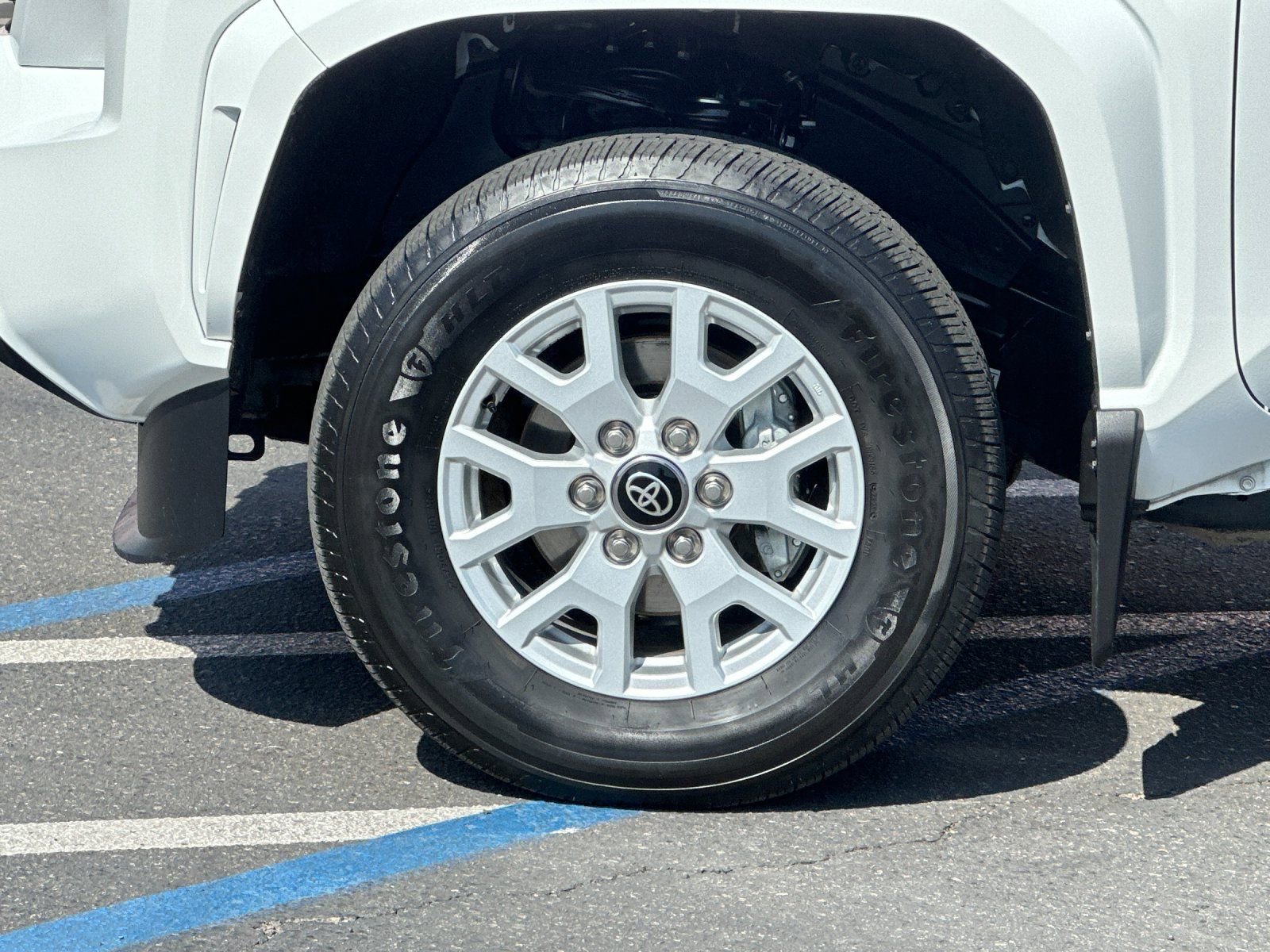 Used 2025 Toyota Tacoma SR5 AWD/4WD image 23
