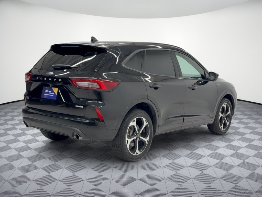 Used 2023 Ford Escape ST-Line Select w/ Tech Pack #2 AWD/4WD image 9
