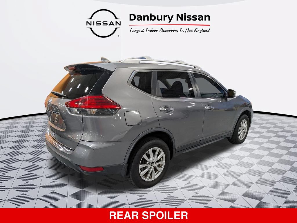 Used 2017 Nissan Rogue SV AWD/4WD image 3