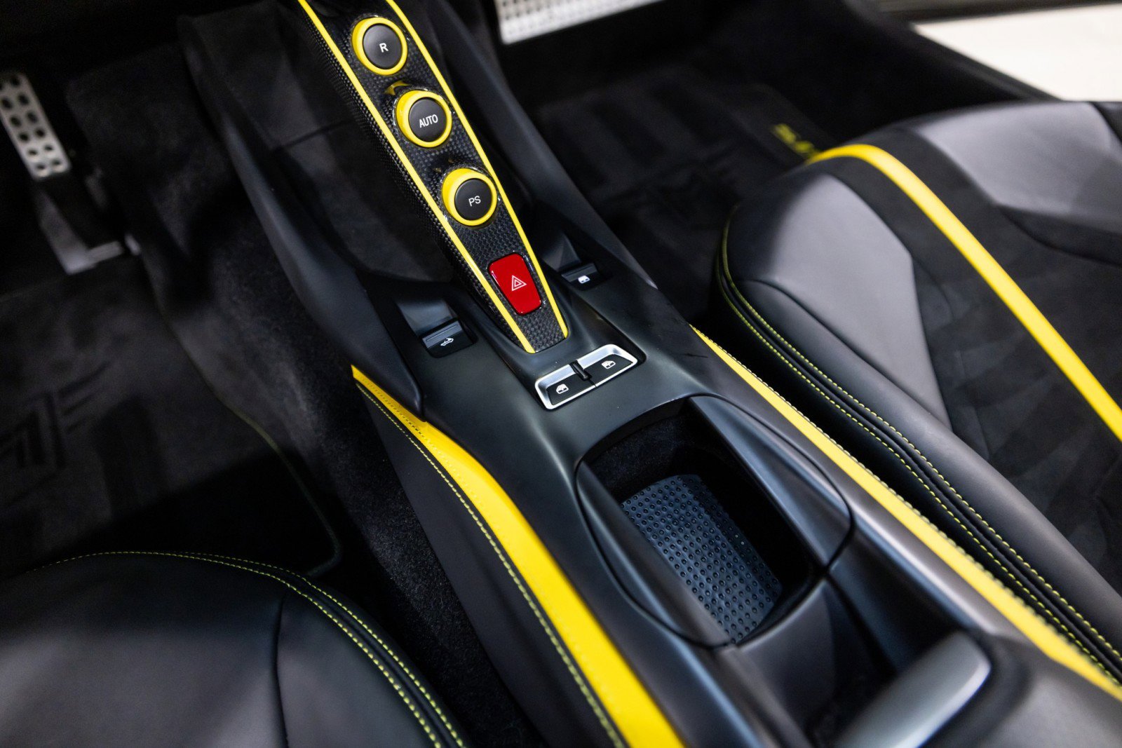 Used 2023 Ferrari 812 GTS image 62