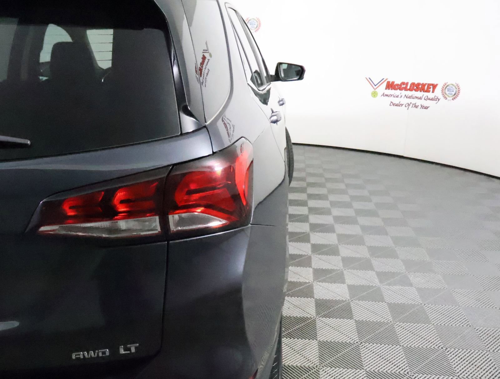 Used 2022 Chevrolet Equinox LT w/ Driver Convenience Package image 12