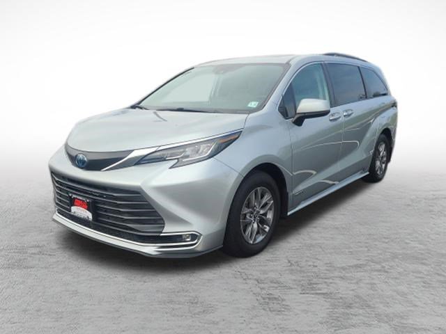 Used 2021 Toyota Sienna XLE image 35