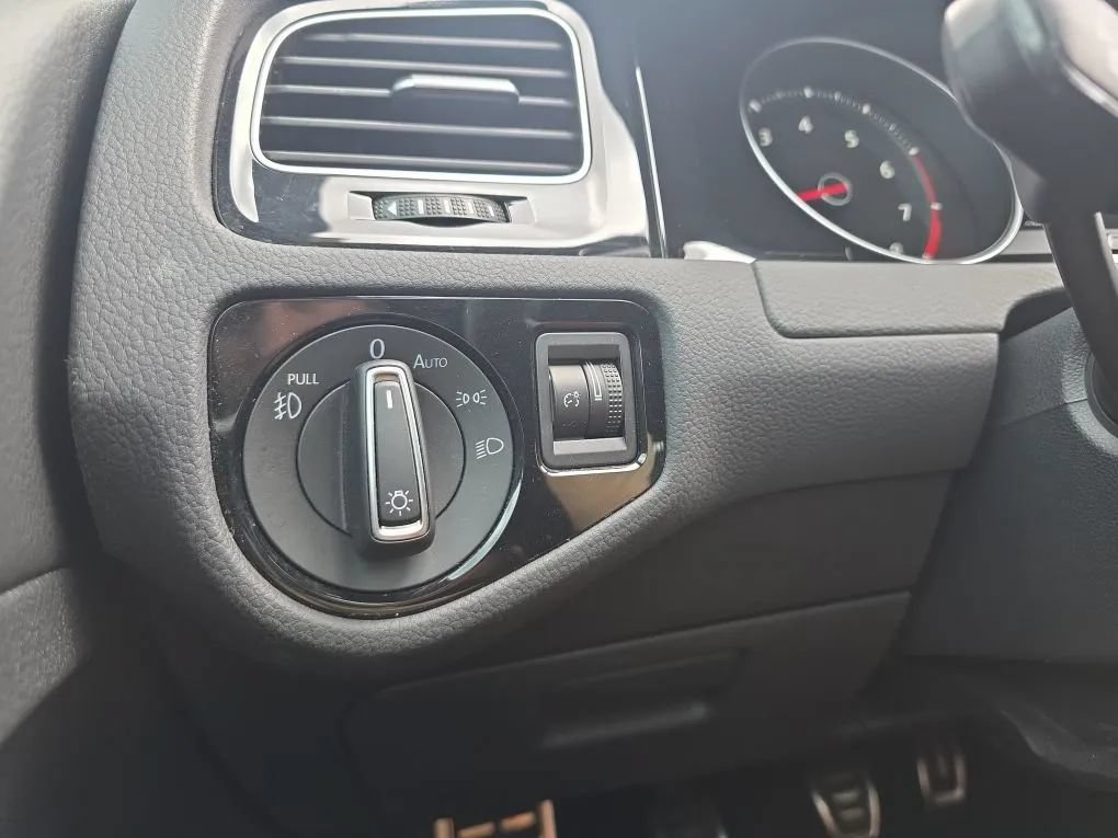 Used 2019 Volkswagen GTI Autobahn FWD image 23
