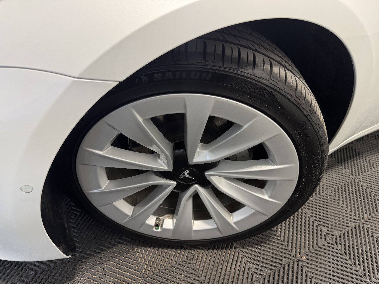 Used 2021 Tesla Model 3 Standard Range RWD image 33
