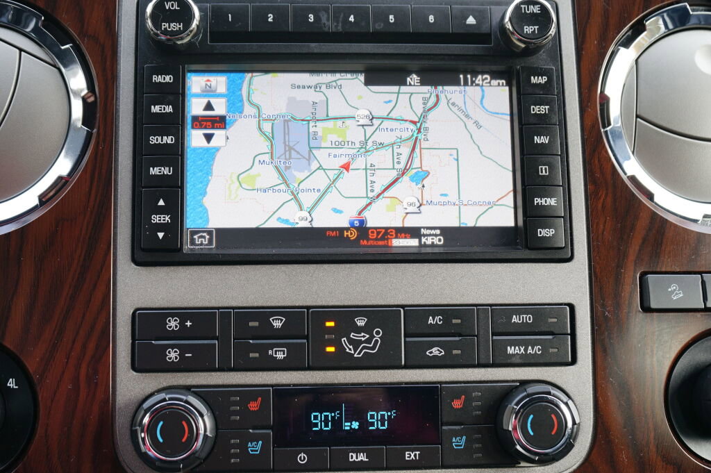 Used 2012 Ford F350 Lariat w/ Lariat Interior Pkg image 18