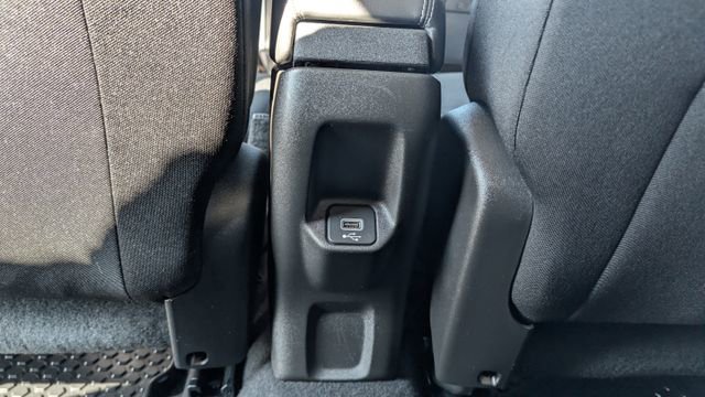 Used 2022 Jeep Renegade Latitude AWD/4WD image 12