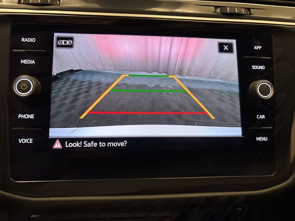 Used 2024 Volkswagen Tiguan SE image 18