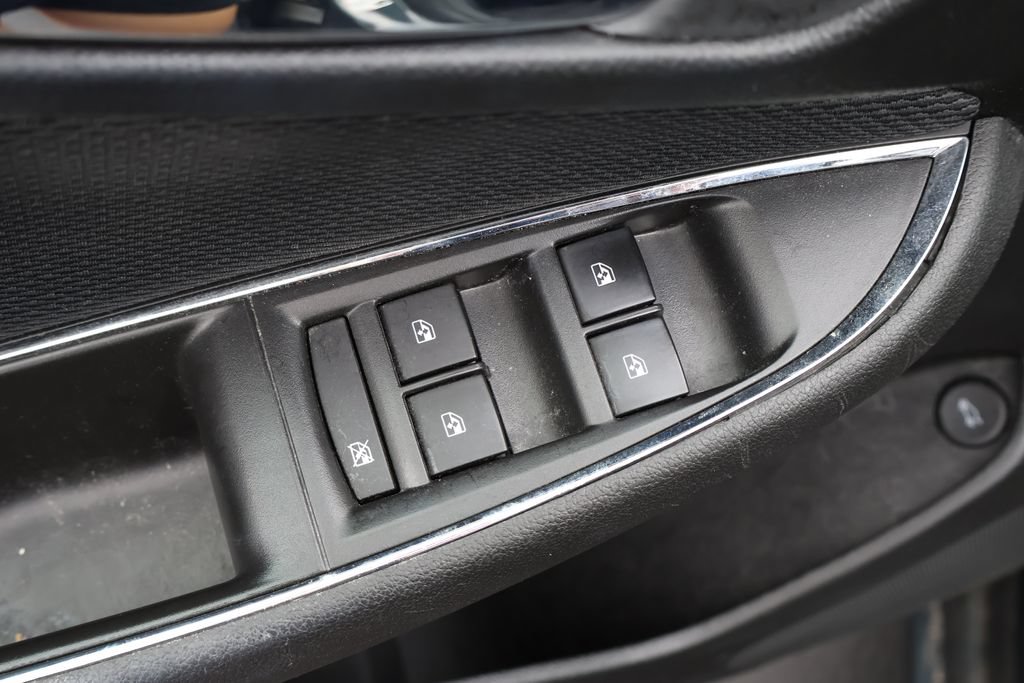 Used 2017 Chevrolet Cruze LT FWD image 11