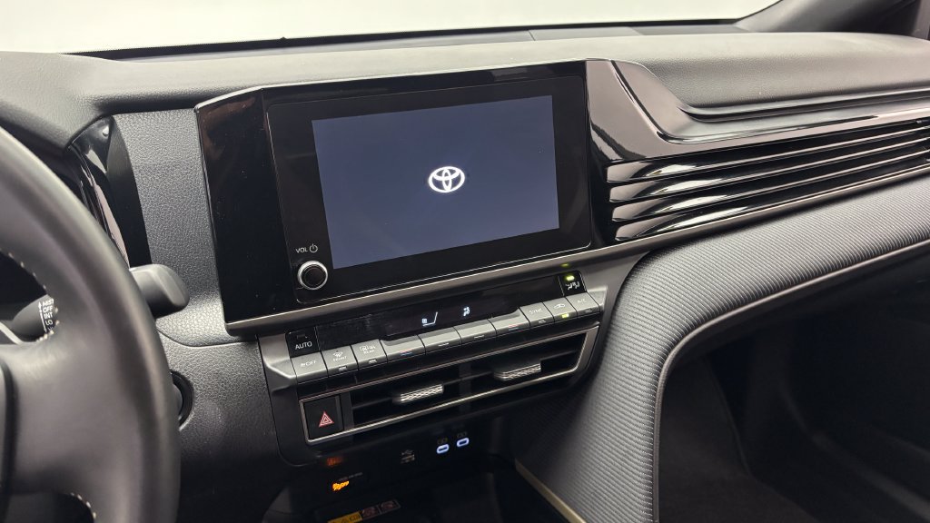 Used 2026 Toyota Camry SE FWD image 22
