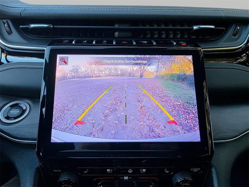 Used 2024 Jeep Grand Cherokee Overland w/ Luxury Tech Group IV image 31