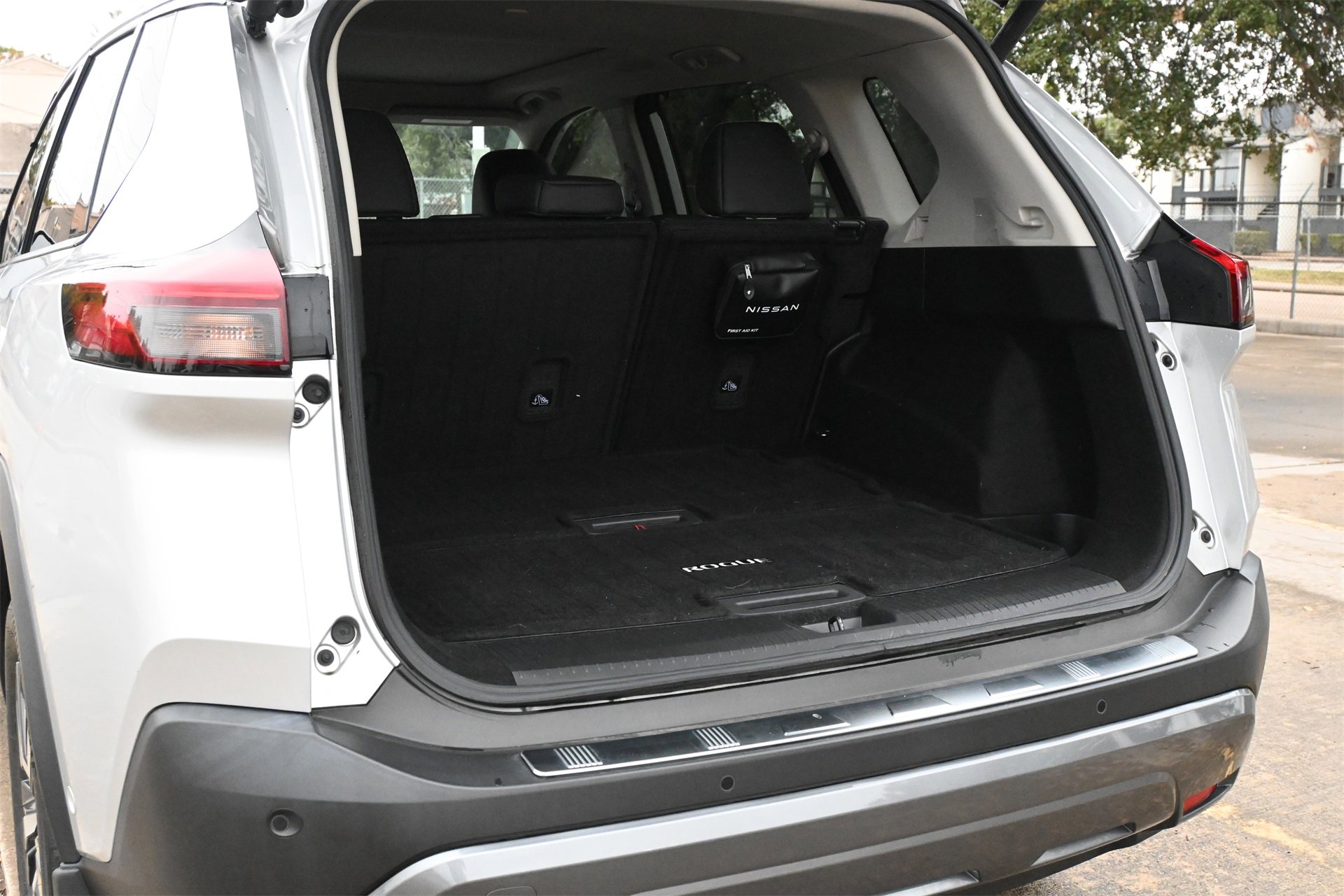 Used 2023 Nissan Rogue SL w/ SL Premium Package image 23