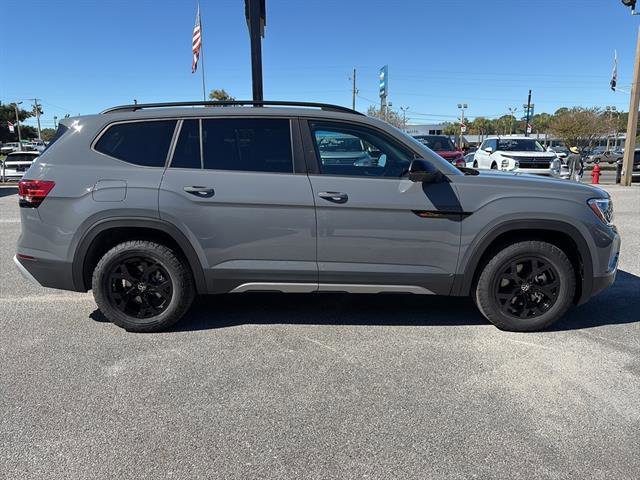 New 2026 Volkswagen Atlas Peak Edition image 7