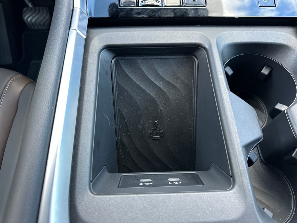 New 2025 Nissan Armada SL w/ Captain's Chari Seat Package image 28