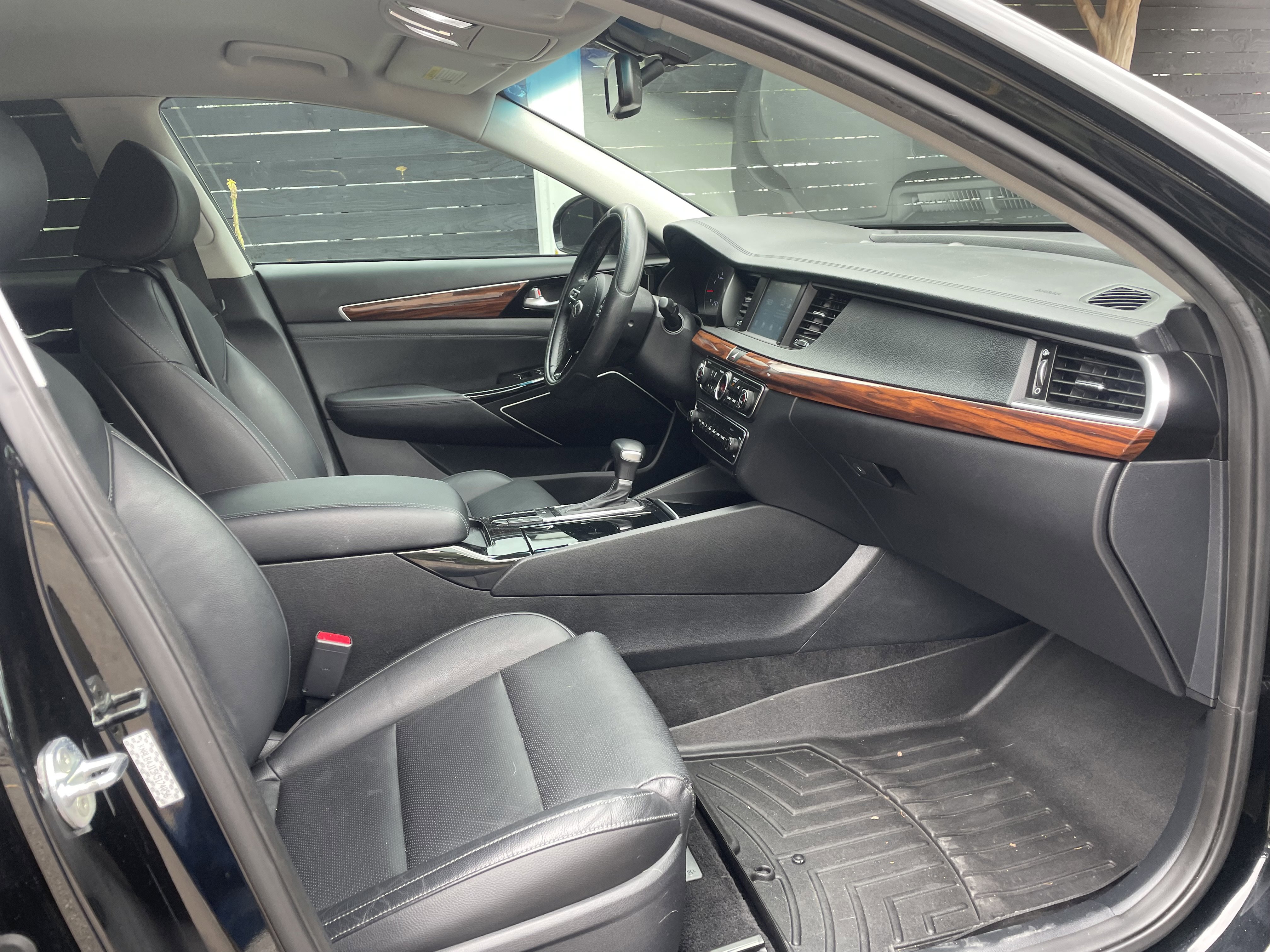 Used 2019 Kia Cadenza Premium image 7
