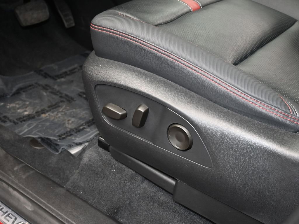 Used 2024 Chevrolet Traverse RS image 13