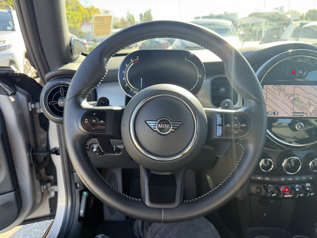 Used 2022 MINI Cooper S image 12