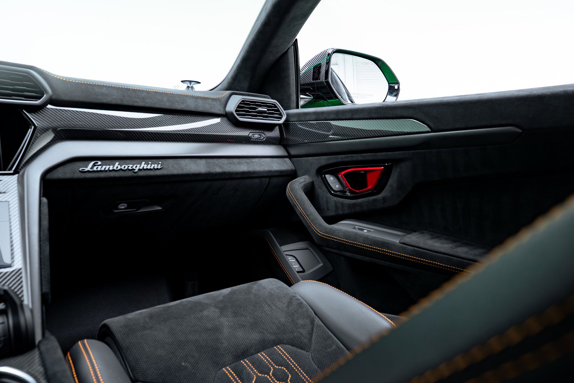 Used 2023 Lamborghini Urus Performante AWD/4WD image 36