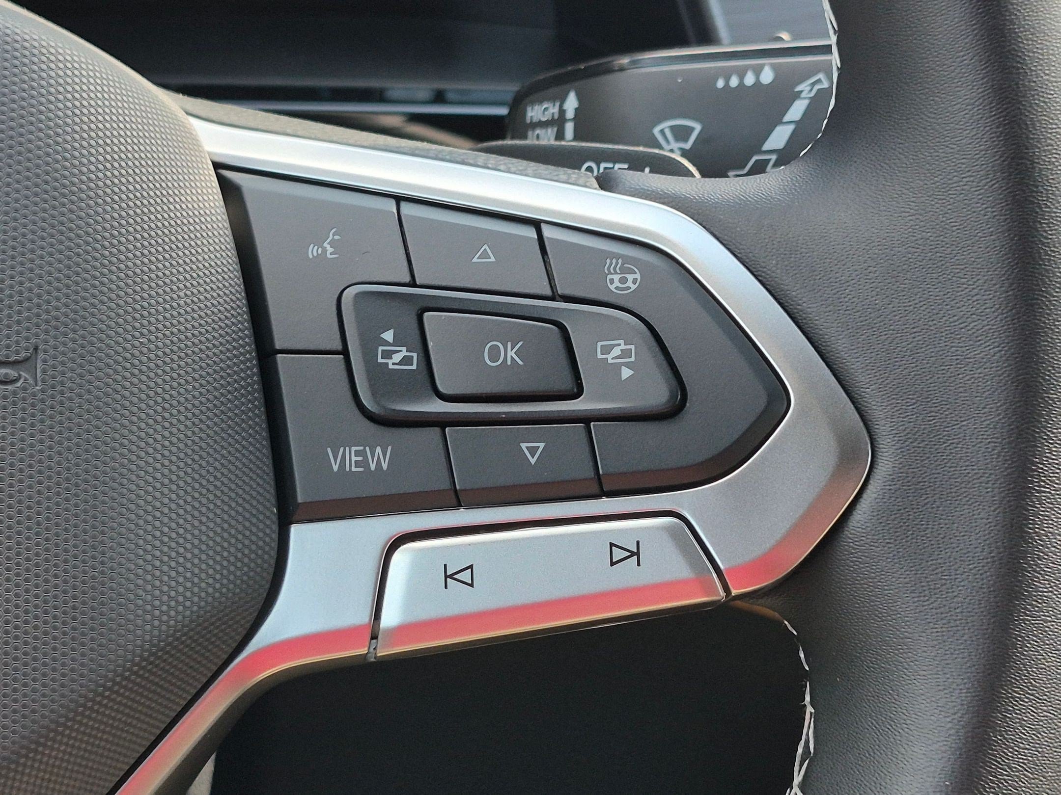 New 2026 Volkswagen Atlas Cross Sport SE FWD image 19
