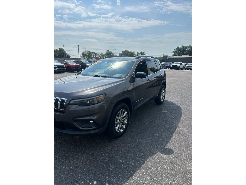 Used 2022 Jeep Cherokee Latitude Lux w/ Sun & Sound Group AWD/4WD image 4