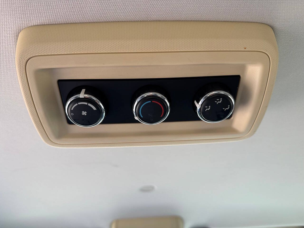 Used 2009 Dodge Grand Caravan SE w/ Climate Group FWD image 18