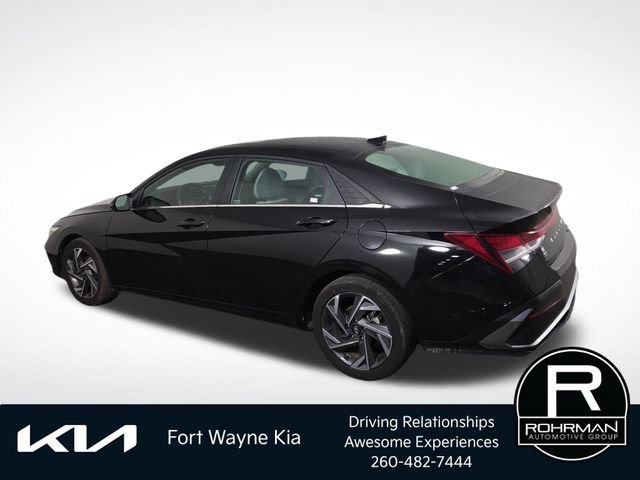 Used 2025 Hyundai Elantra Limited FWD image 10